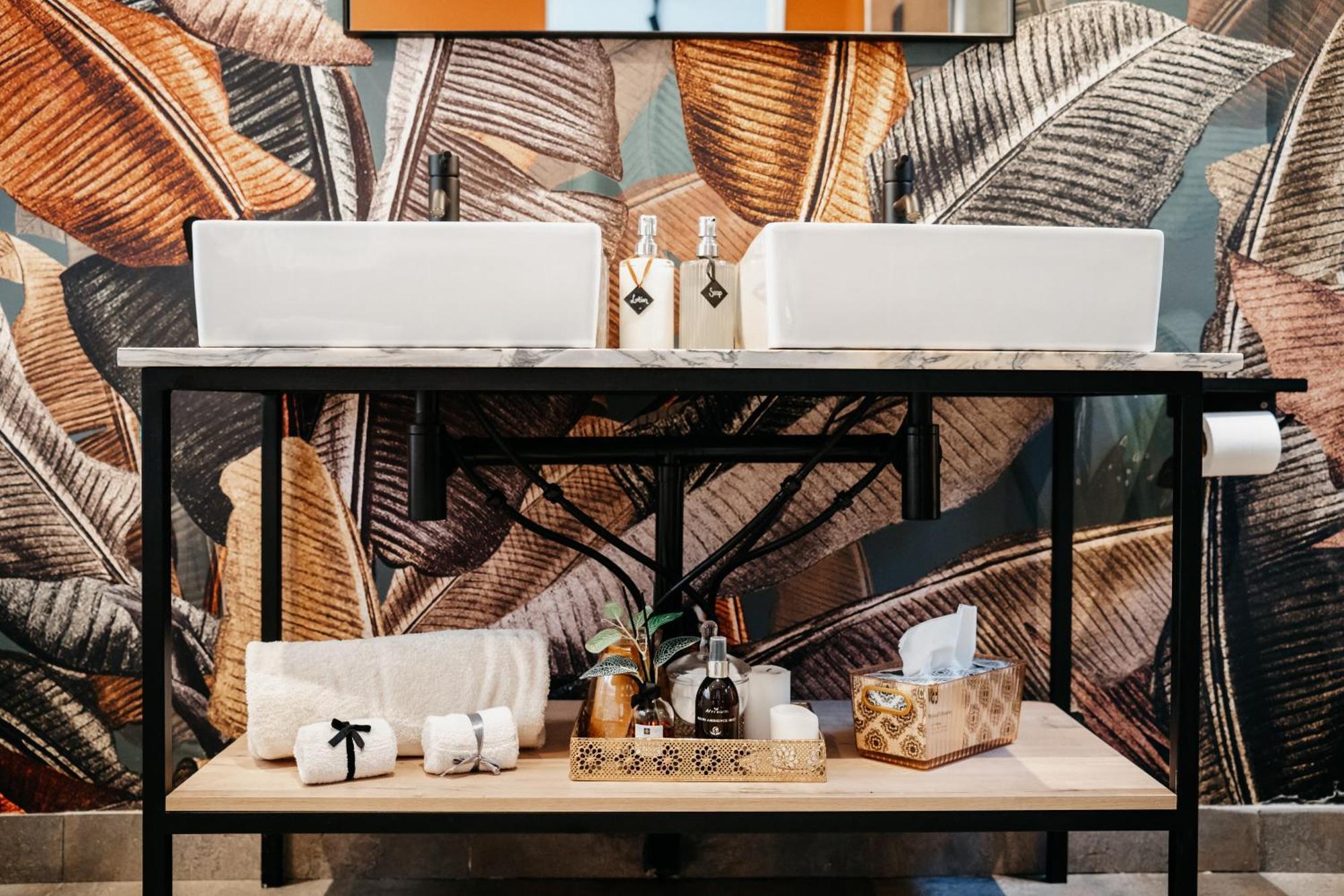 Wagyu Mountain Lodge Paarl Bagian luar foto